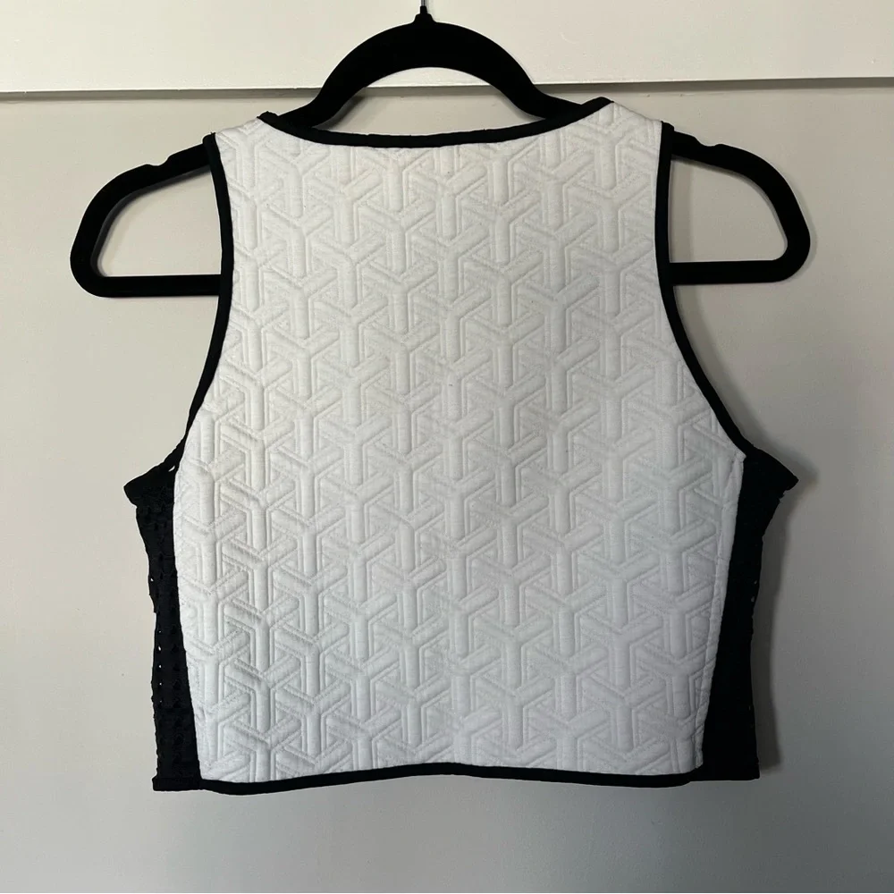 Women’s White Textured Crop Top with Black Trim Size S - Picture 2 of 9